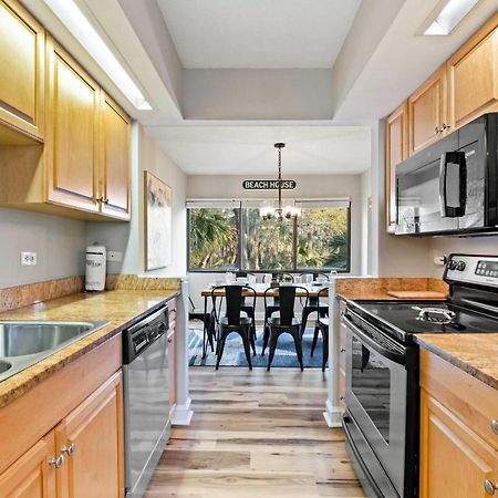 Coastal Oasis With Pool - Walk To Coligny Beach Park Hilton Head Island Exteriör bild