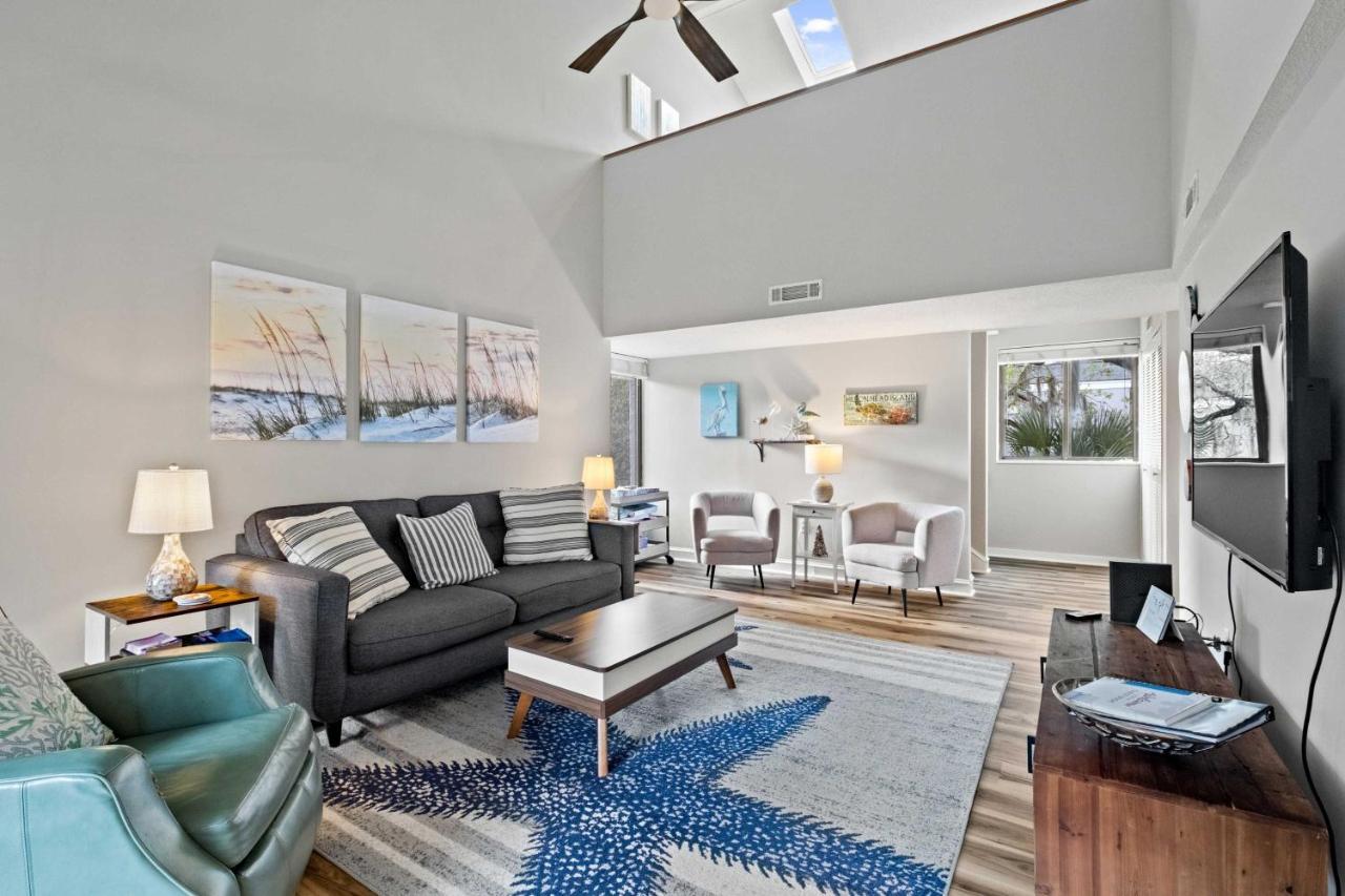 Coastal Oasis With Pool - Walk To Coligny Beach Park Hilton Head Island Exteriör bild