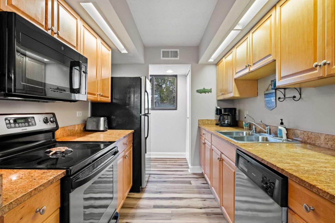 Coastal Oasis With Pool - Walk To Coligny Beach Park Hilton Head Island Exteriör bild
