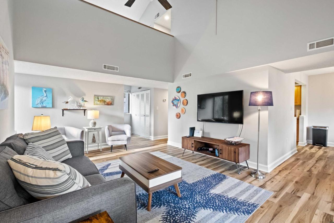 Coastal Oasis With Pool - Walk To Coligny Beach Park Hilton Head Island Exteriör bild
