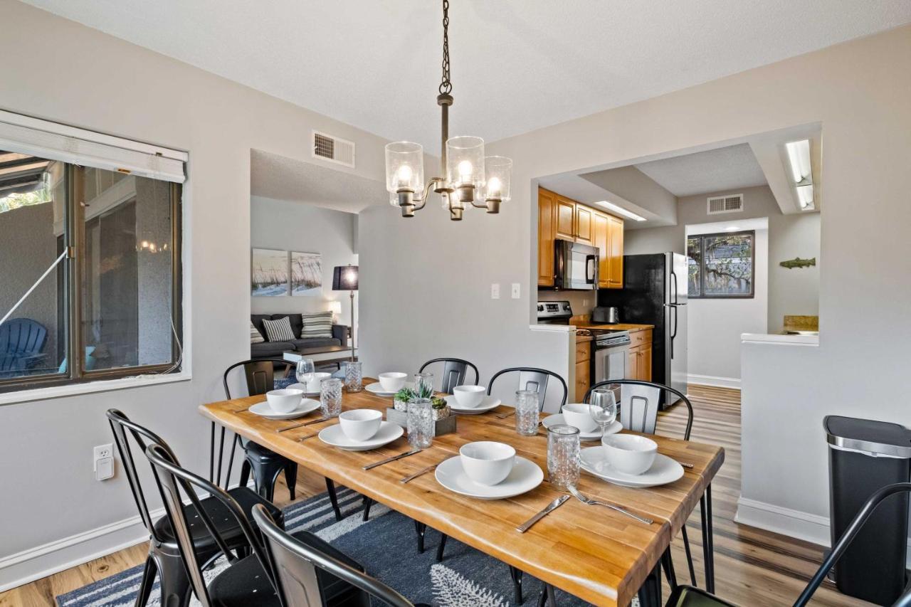 Coastal Oasis With Pool - Walk To Coligny Beach Park Hilton Head Island Exteriör bild